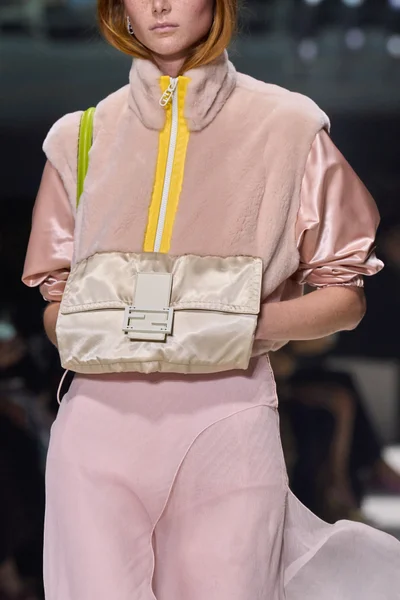 Look 34